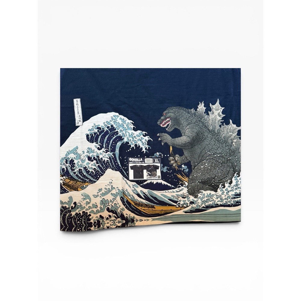 NWT Godzilla Toho Great Wave Off Kanagawa Mens XL Navy Slub T-shirt Japan Anime - Picture 3 of 10